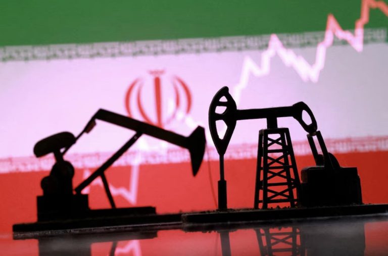 Map of the Strait of Hormuz showing global oil routes and Iranian oil tankers during geopolitical tensions.